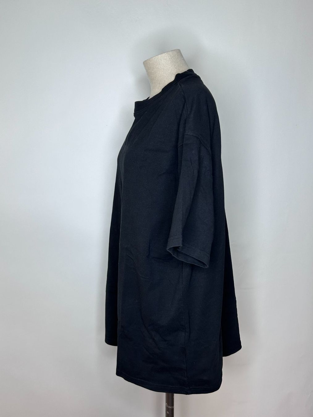Weekday T-shirts: Weekday T-Shirt – D'occasion à St. Gallen par look-twice 1