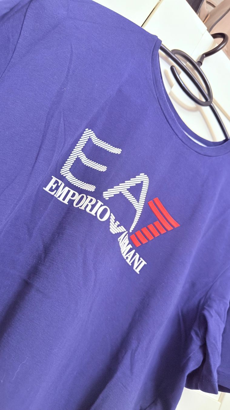 Armani T-shirt: • Emporio Armani Shirt • – Usato da Basel venduto da mendoza13 1