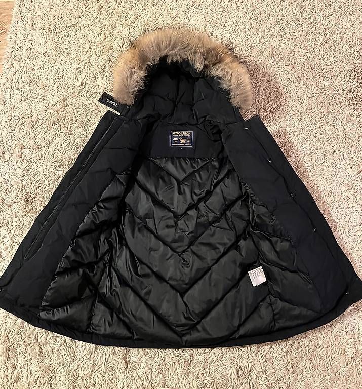 Woolrich Manteaux: Parka Woolrich Navy – D'occasion à Morgins par nic_d5pk 1