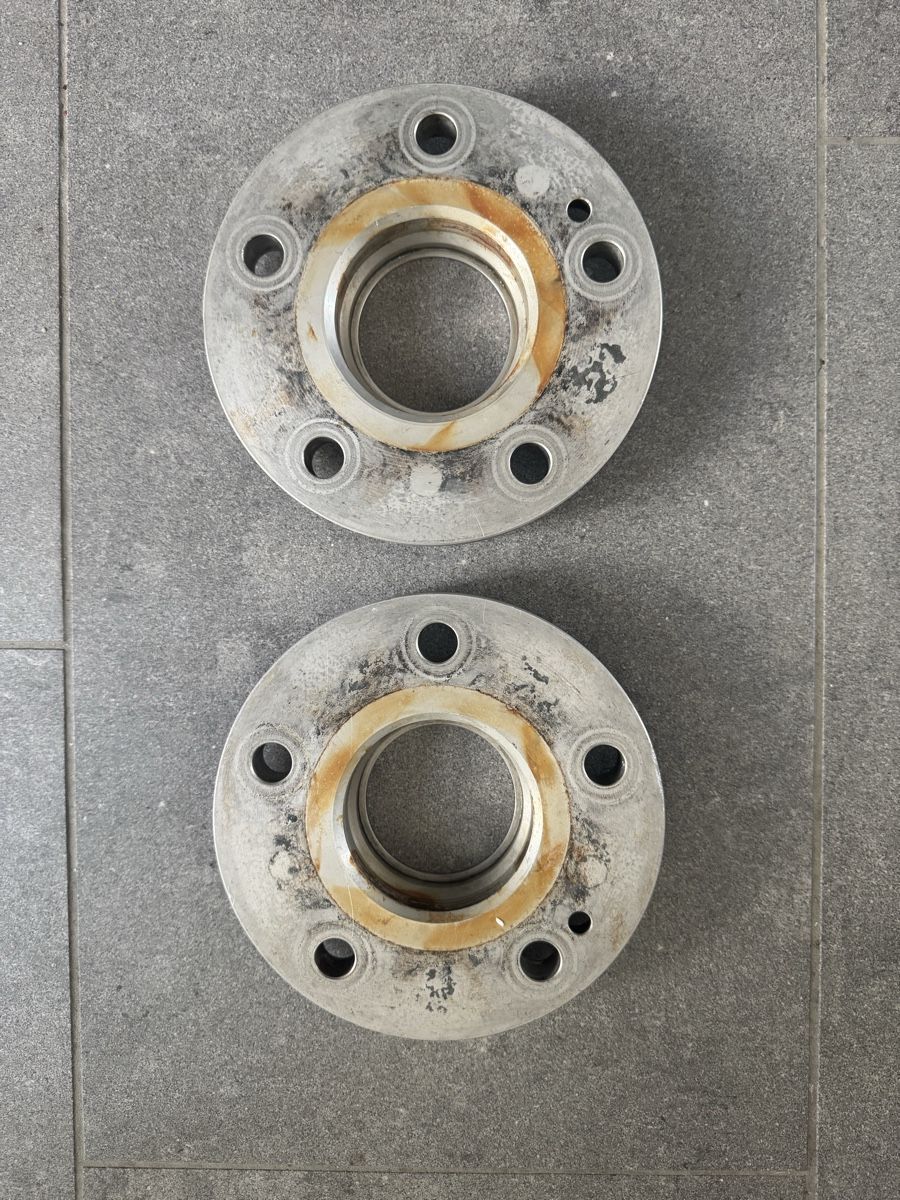 Porsche Tutti pezzi di ricambio auto: 2 entretoise de roue Porsche – Usato da Neuchâtel venduto da CP-AUTOS 1