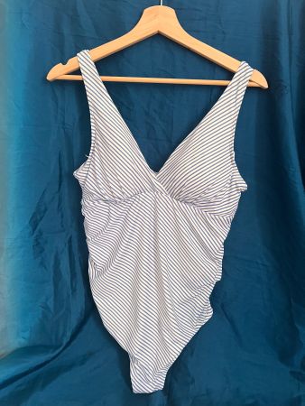 maillot de bain  rayures bleu une pièce taille M marque H&M