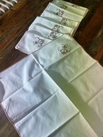6 Servietten, weiss mit Blumen Stickerei, Vintage Deko