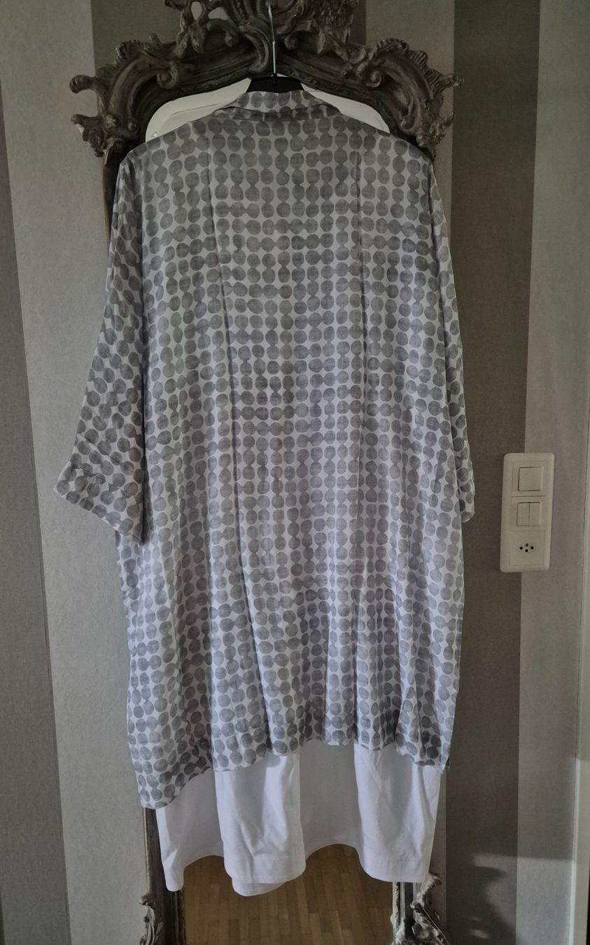 Nile Robes: Nile Blusen / Kleid Gr. XL Dots Oversize – Neuf (Voir description) à Tagelswangen par GABGABFI 1