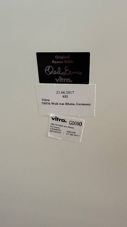 Tische: Vitra Eames Elliptical Table ETR  Original, weiss – Gebraucht aus Walchwil von Surch