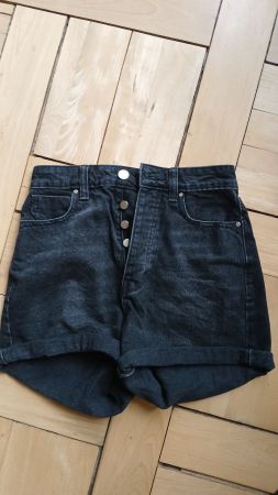 Zara Shorts schwarz, Gr.34, hochgeschnitten, schmale Taille
