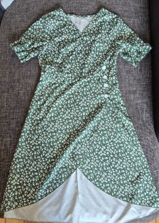 Kleid kurzarm Blumenmuster grün Grösse M