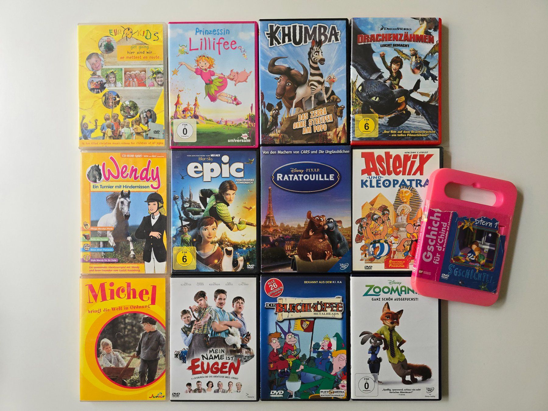 Tutti i DVDs: 13 DVD Kinder – Usato da Dättlikon venduto da Wundertuete_