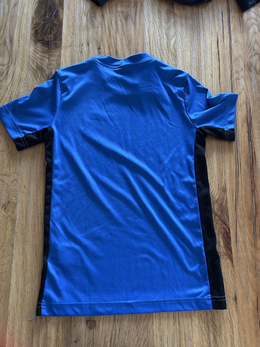 Adidas Camicie, T-shirt & Polo: ADIDAS-Shirt Gr. 140 – Usato da Oberurnen venduto da Berghexe 2