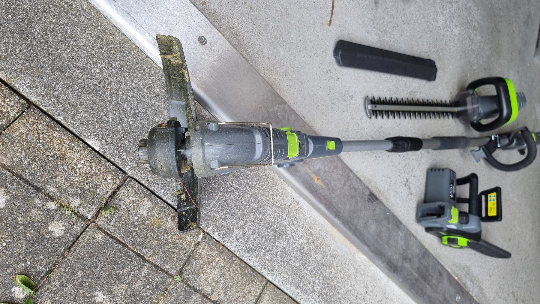 Tagliaerba: Gartenmultifunktionsgeräte (Trimmer - Heckenschere - Motorsä – Usato da Domat/Ems venduto da zz_Top 3