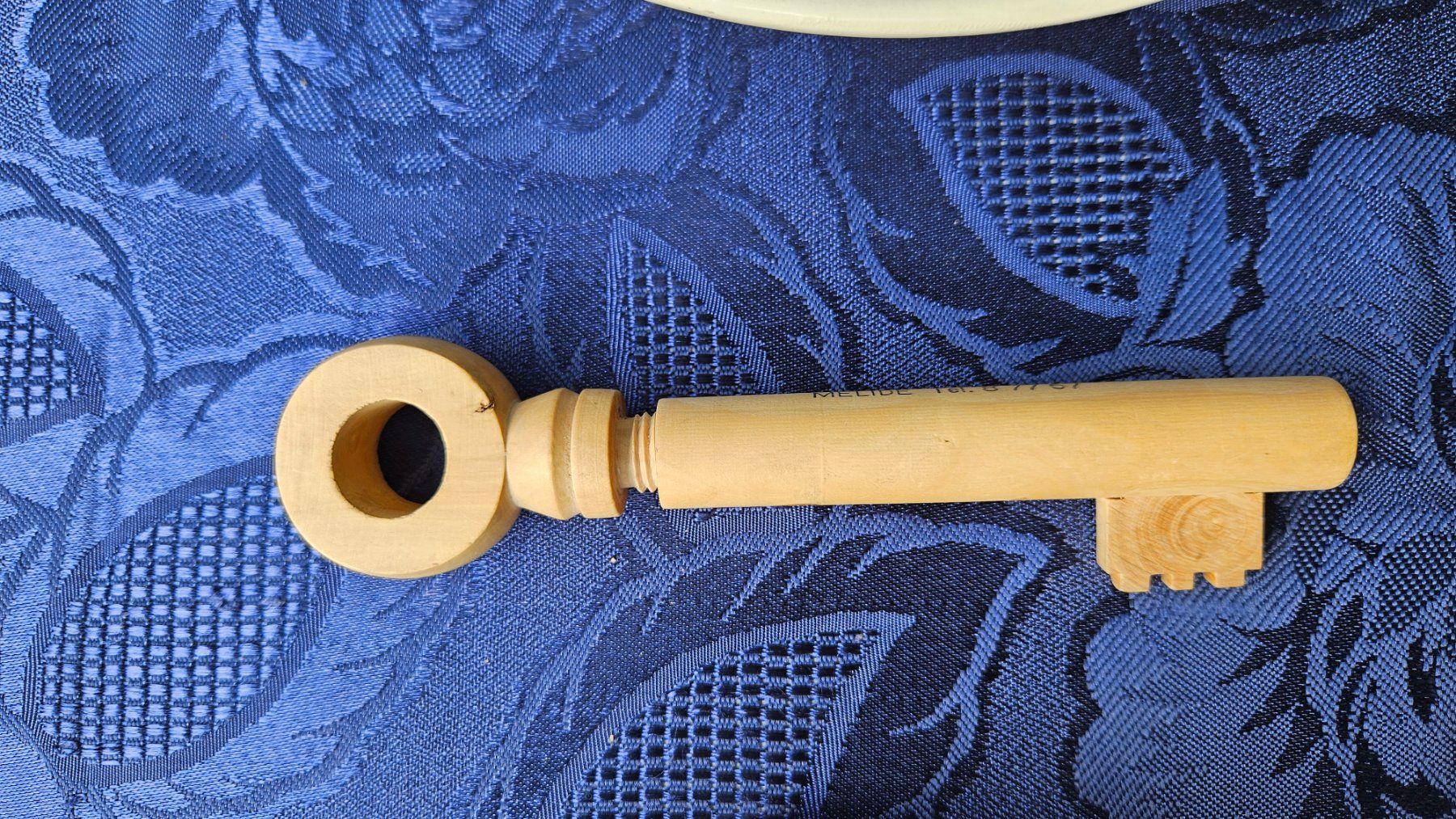 Apribottiglie & Tappi per chiusura: Cavatappi "chiave" di legno – Usato da Melano venduto da H-Sara