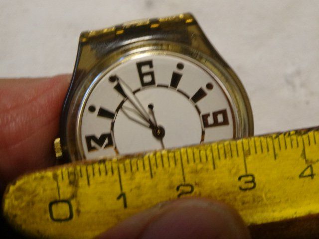 Swatch Montres: S.WATCH  HEREN UHR.QUARTZ.SWISS MADE.LÄÜFT – D'occasion à zürich par ahmad01 2