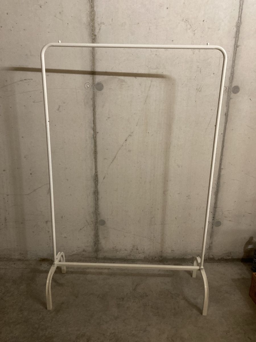 Guardaroba: Kleiderständer Weiss – Usato da Ostermundigen venduto da flo_j2qz
