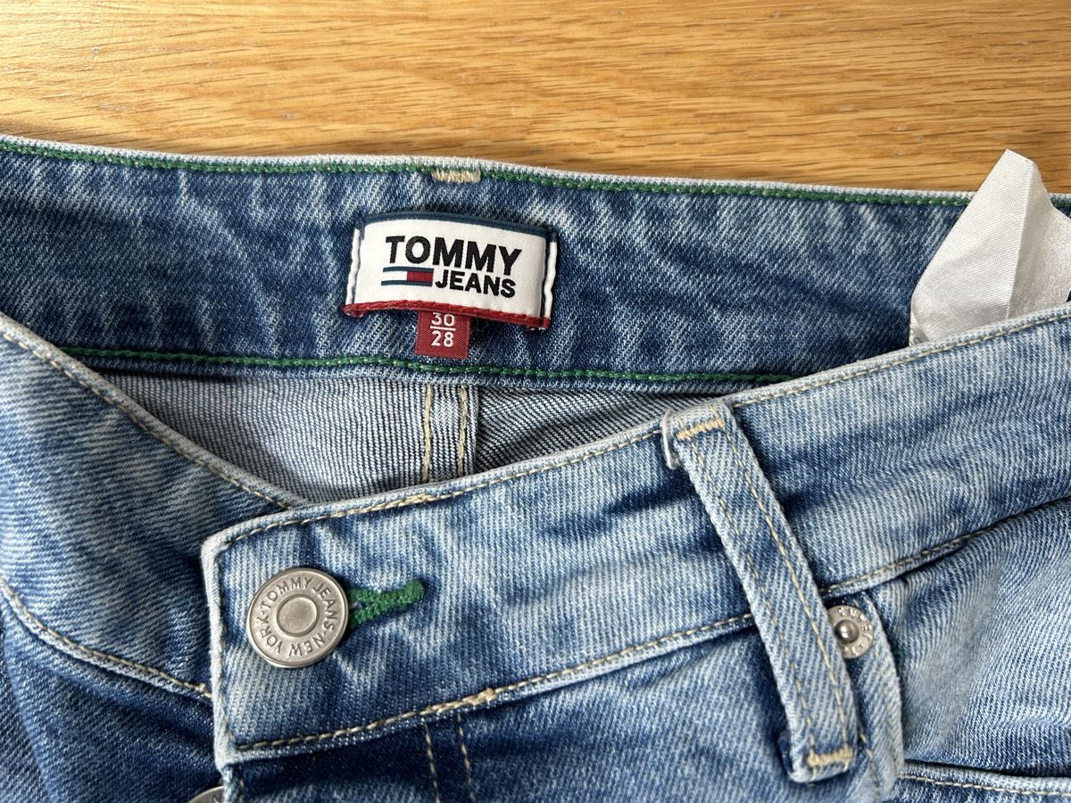 Tommy Hilfiger Jeans: Jeans Tommy sans ourlet – Usato da Daillens venduto da guisepa 3