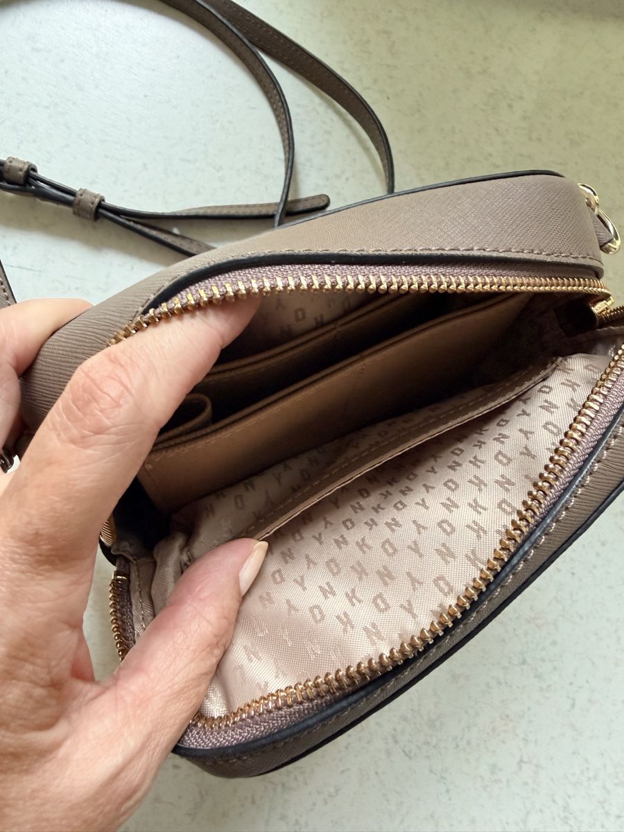 DKNY Sacs: Umhängetasche DKNY – D'occasion à Uitikon Waldegg par Obscht10 1