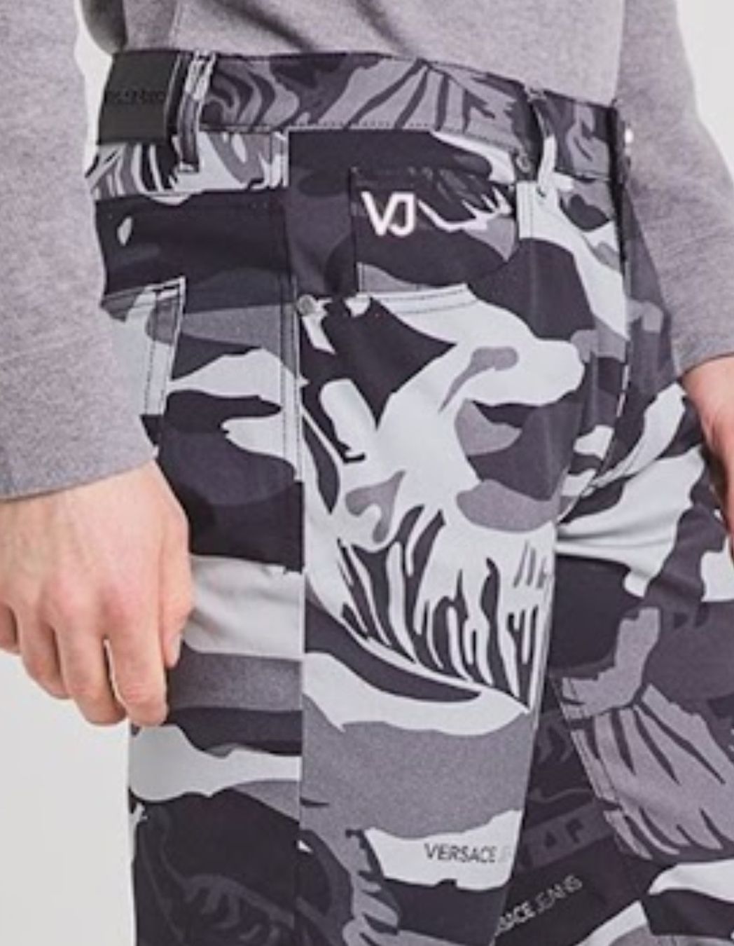 Versace Pantaloni: Versace jeans Skinny Camouflage gr.36 – Nuovo (secondo la descrizione) da Scherz venduto da lacoste30 1