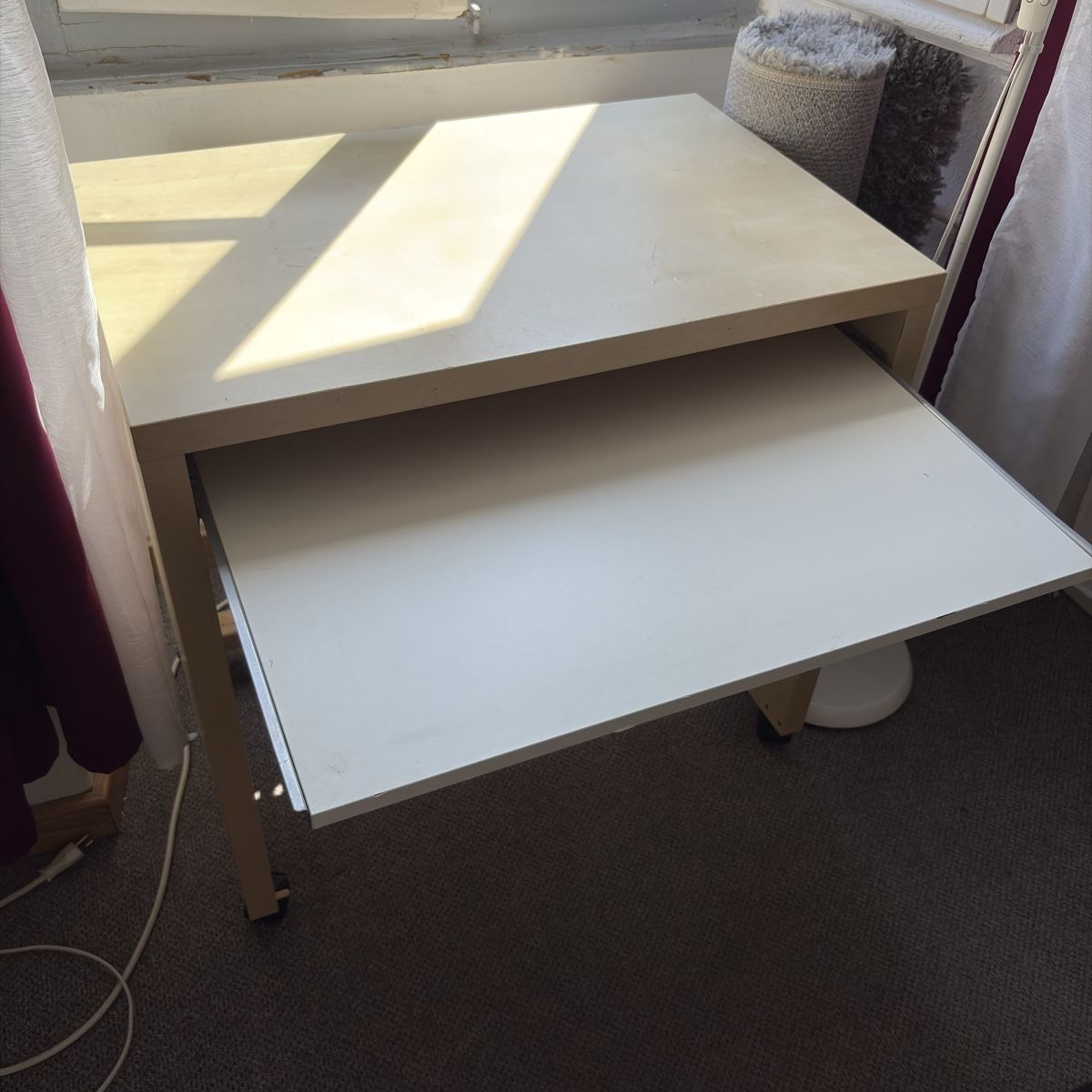 Schreibtische: Bureau a roulettes – Gebraucht aus Moudon von TigerrrEye 1