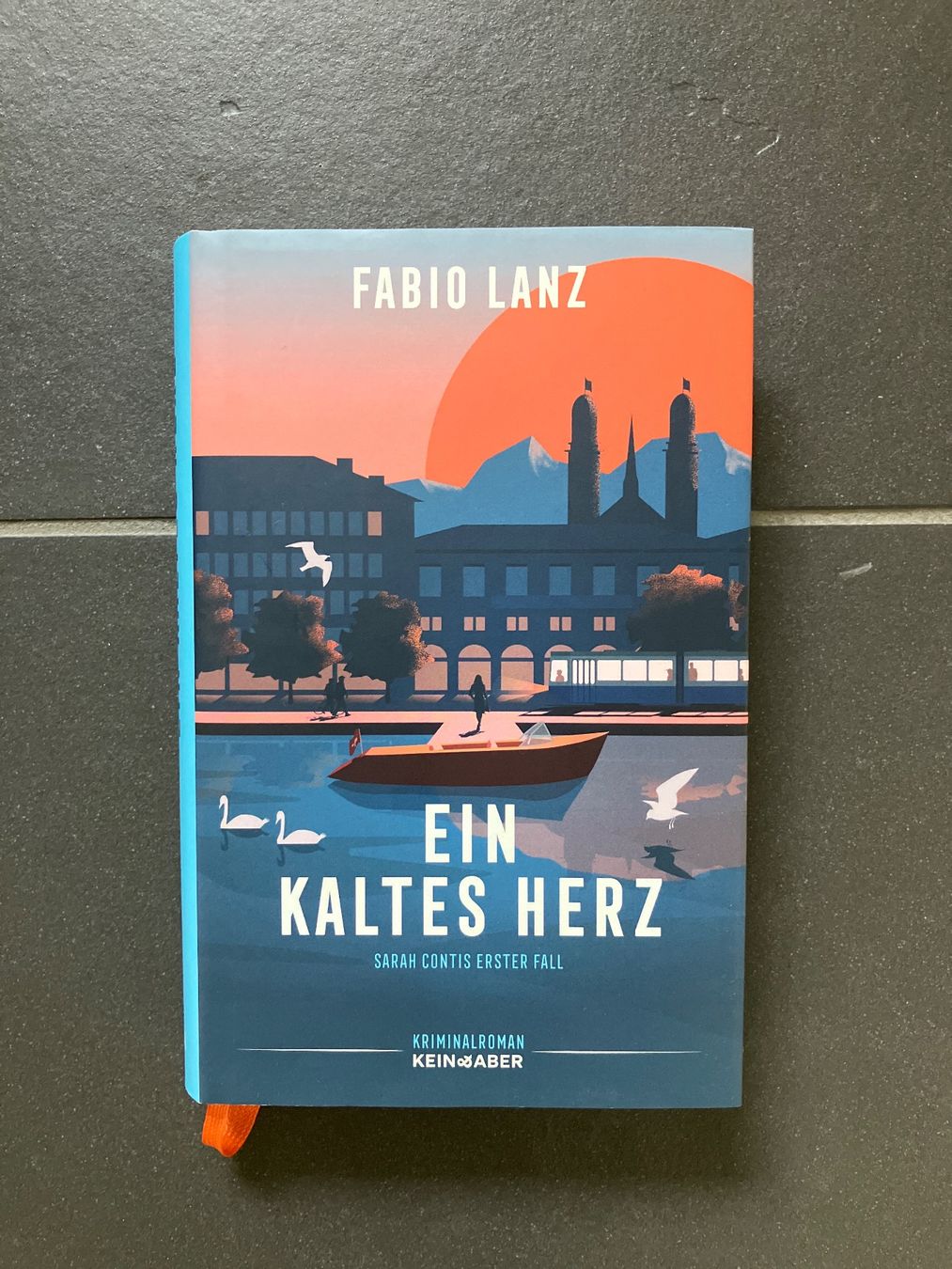 Bücher: Ein kaltes Herz, Sarah Contis Erster Fall – Gebraucht aus Zürich von ancillaschmidhauser