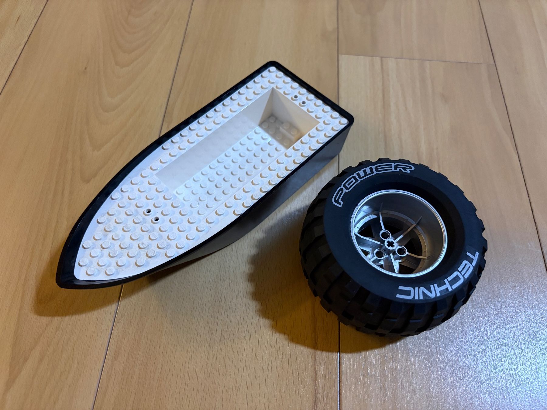 Lego Giocattoli: Lego Schiff & Technic Reifen – Usato da Wetzikon ZH venduto da wilmaa.1