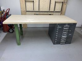 Werkbank mit Schubladenstock