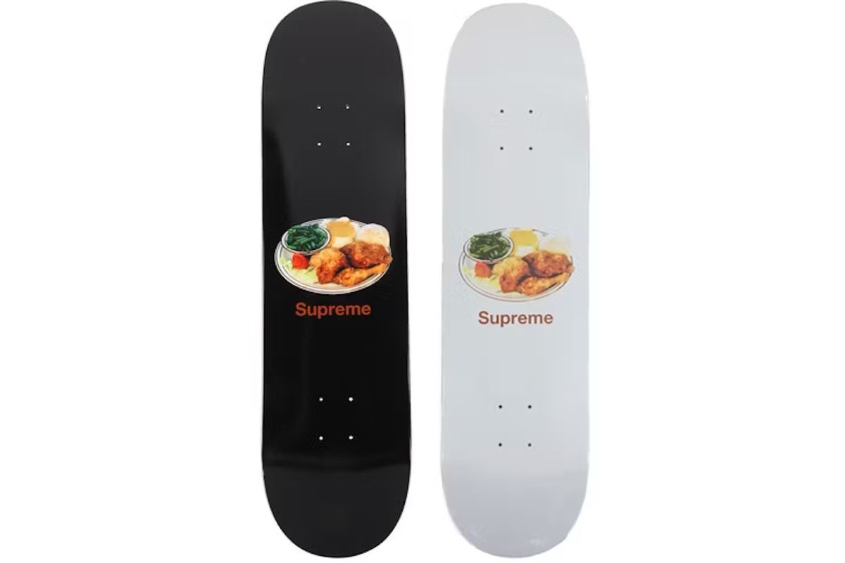 Supreme Skateboards: SUPREME Chicken Dinner 2018 set de 2 – Nuovo e nell'imballaggio originale da Chêne-Bougeries venduto da CollectorGVA