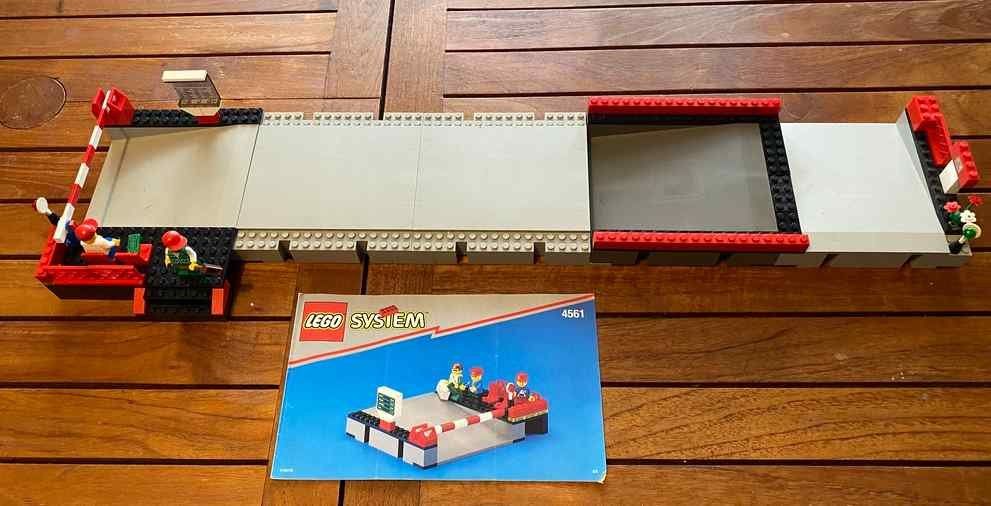 Lego Kit di costruzioni: Passage à niveau Lego 5461 – Usato da Morges venduto da VintageMemories