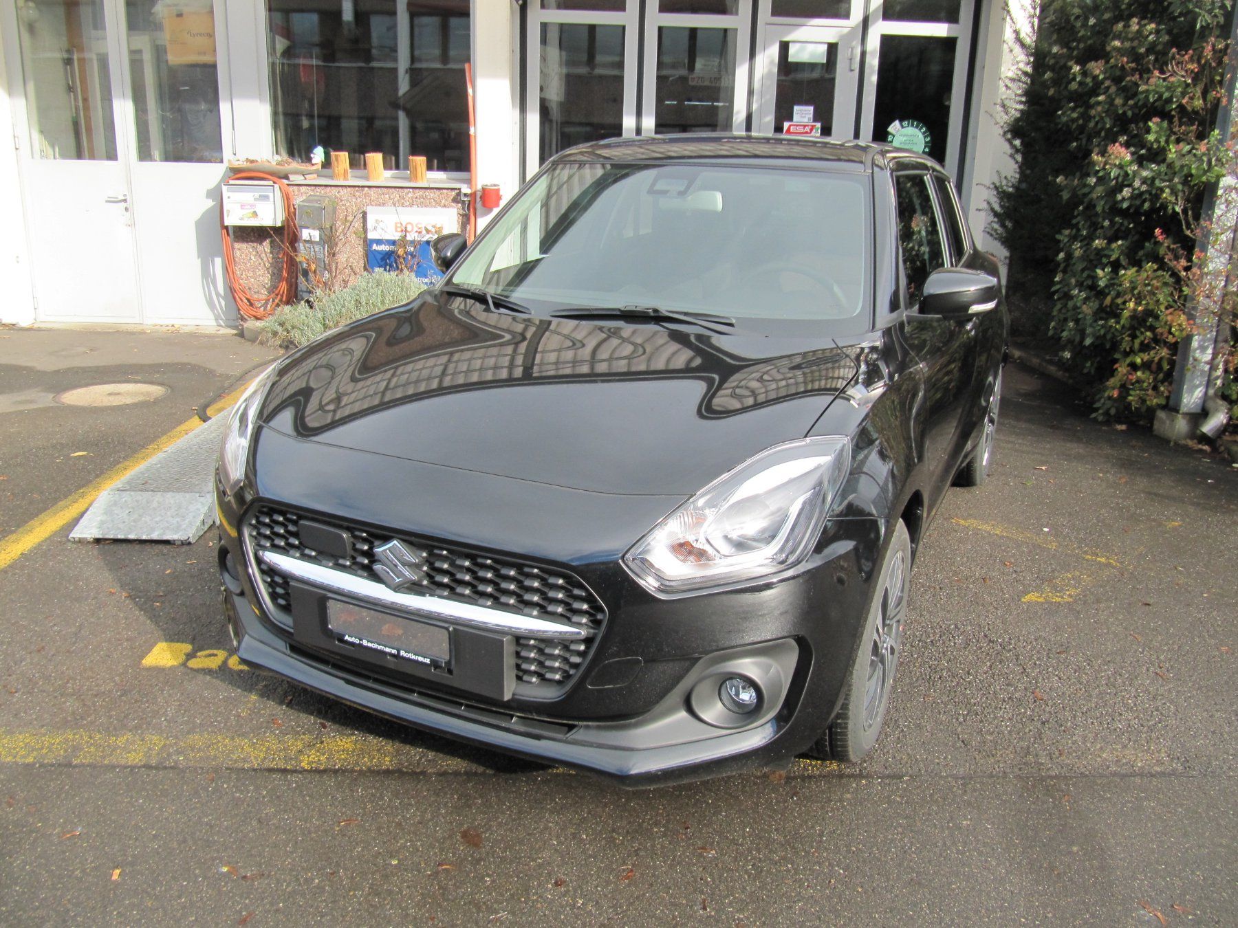 Suzuki Automobili: Suzuki Swift 1.2 Top Hybrid – Usato da Rotkreuz venduto da auto-bachmann 3