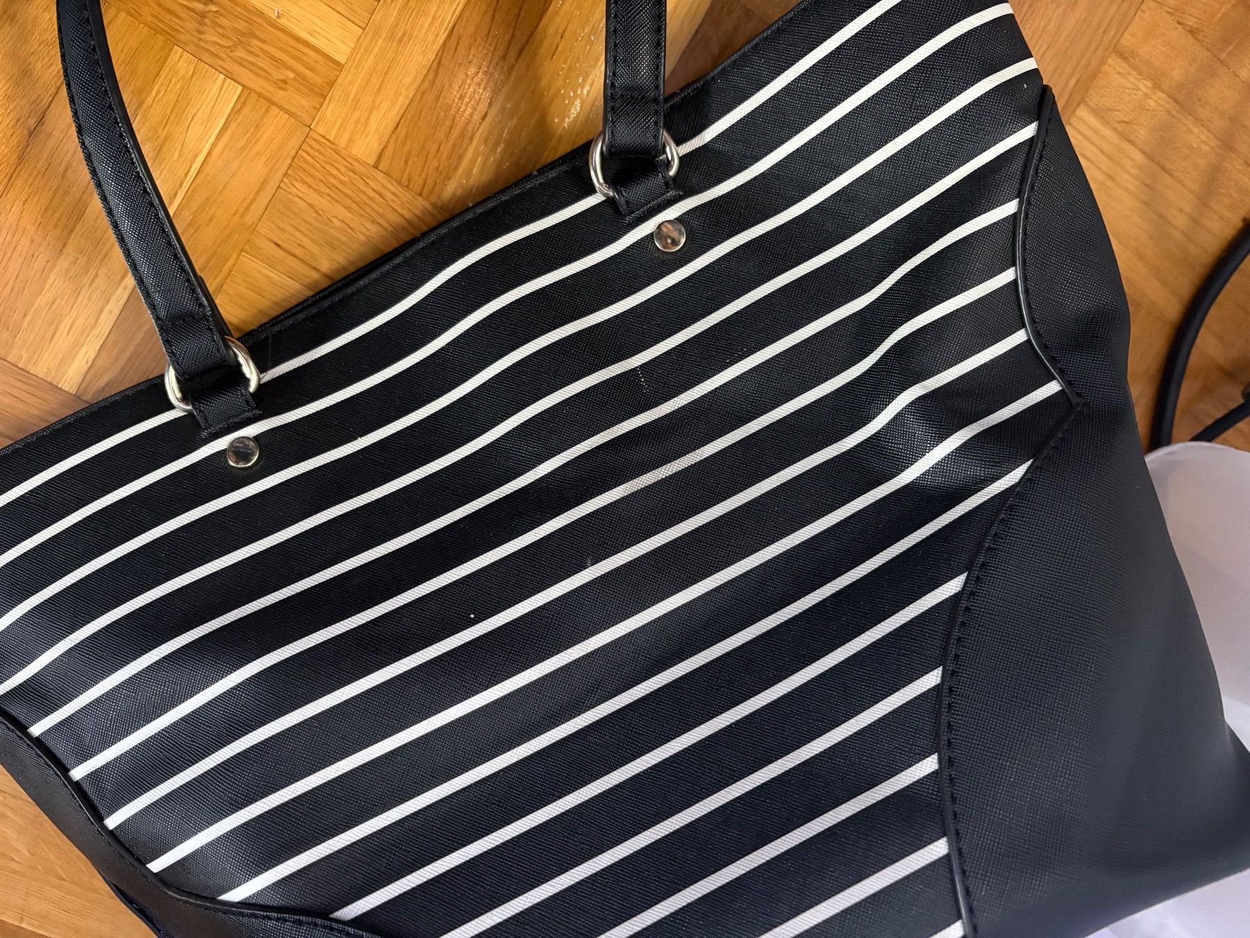 Guess Borse da donna: Guess Tasche – Usato da Genève venduto da sunandwind 6