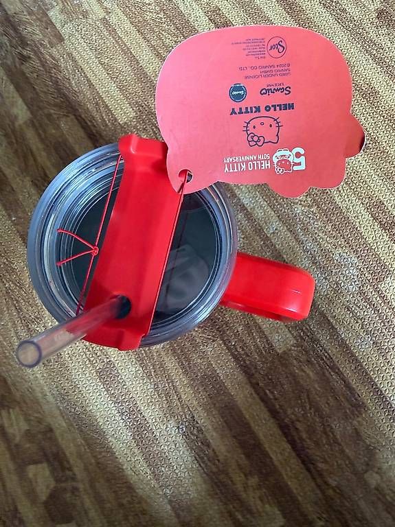 Contenitori & Simili: Hello Kitty Trinkbecher mit Strohhalm. Neu – Nuovo e nell'imballaggio originale da Dinhard venduto da Agatha_98 1