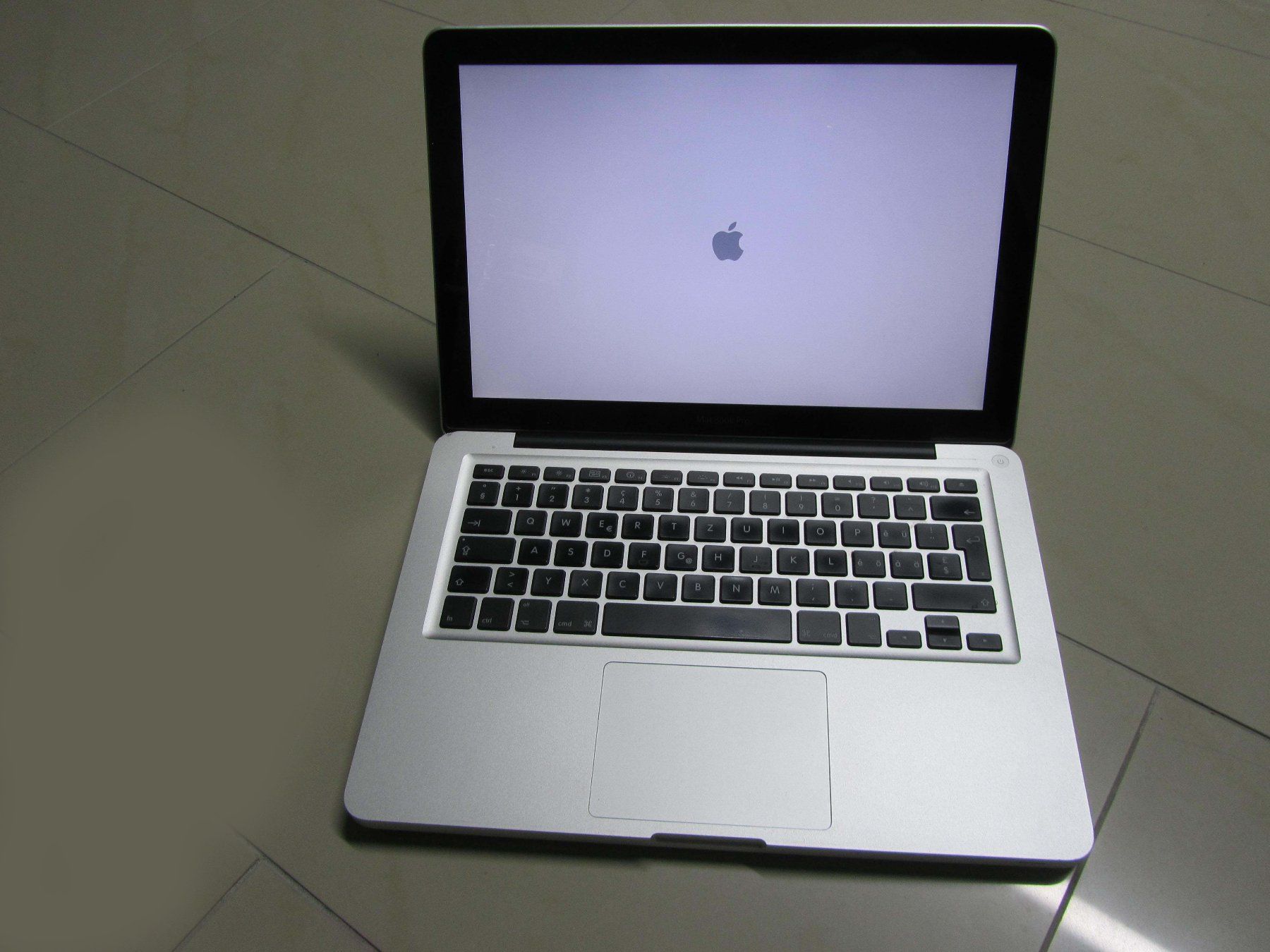 Apple PCs: Apple Macbook pro & Apple iMac – Defekt aus moosseedorf von RTN10 1