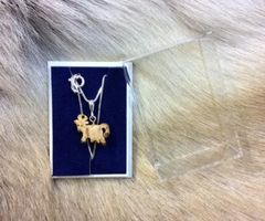 Silberhalskette mit Anhänger "Kuh" aus finnischer Maserbirke