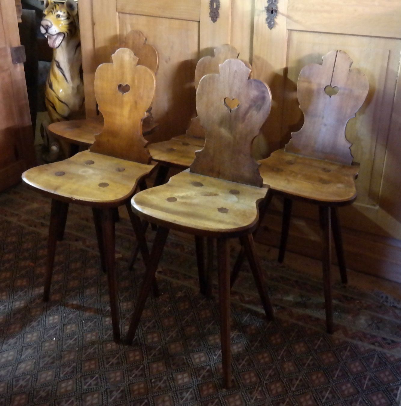Chaises: 5 alte antike Stabellen Stabelle – D'occasion à Opfertshofen SH par museumswert 1