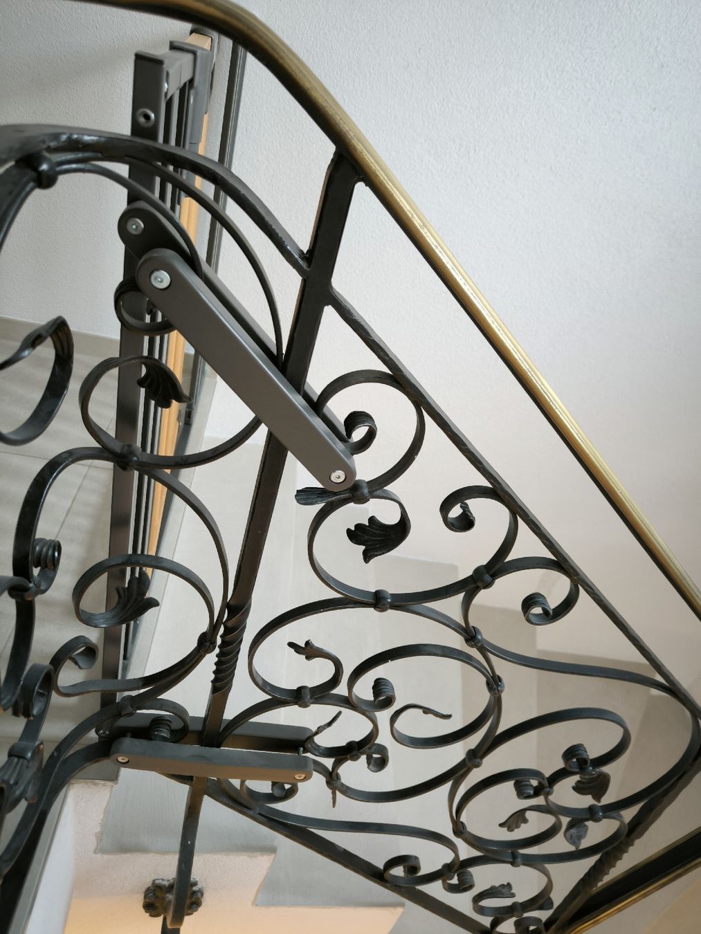 Tutto per la sicurezza: Geuther Treppengitter Easylock mit 2 Verlängerungen – Usato da Mattwil venduto da FamilieG. 1