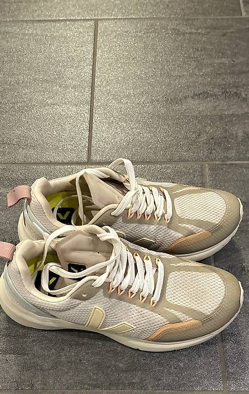 Damenschuhe: Veja Schuh Gr 38  – Gebraucht aus Gränichen von Robei