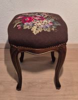schöner Biedermeier Hocker Stuhl mit Stickerei