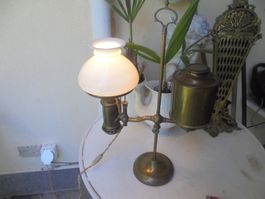 Antike Oel-Tischlampe, alt elektrifiziert von ca. 1900-30