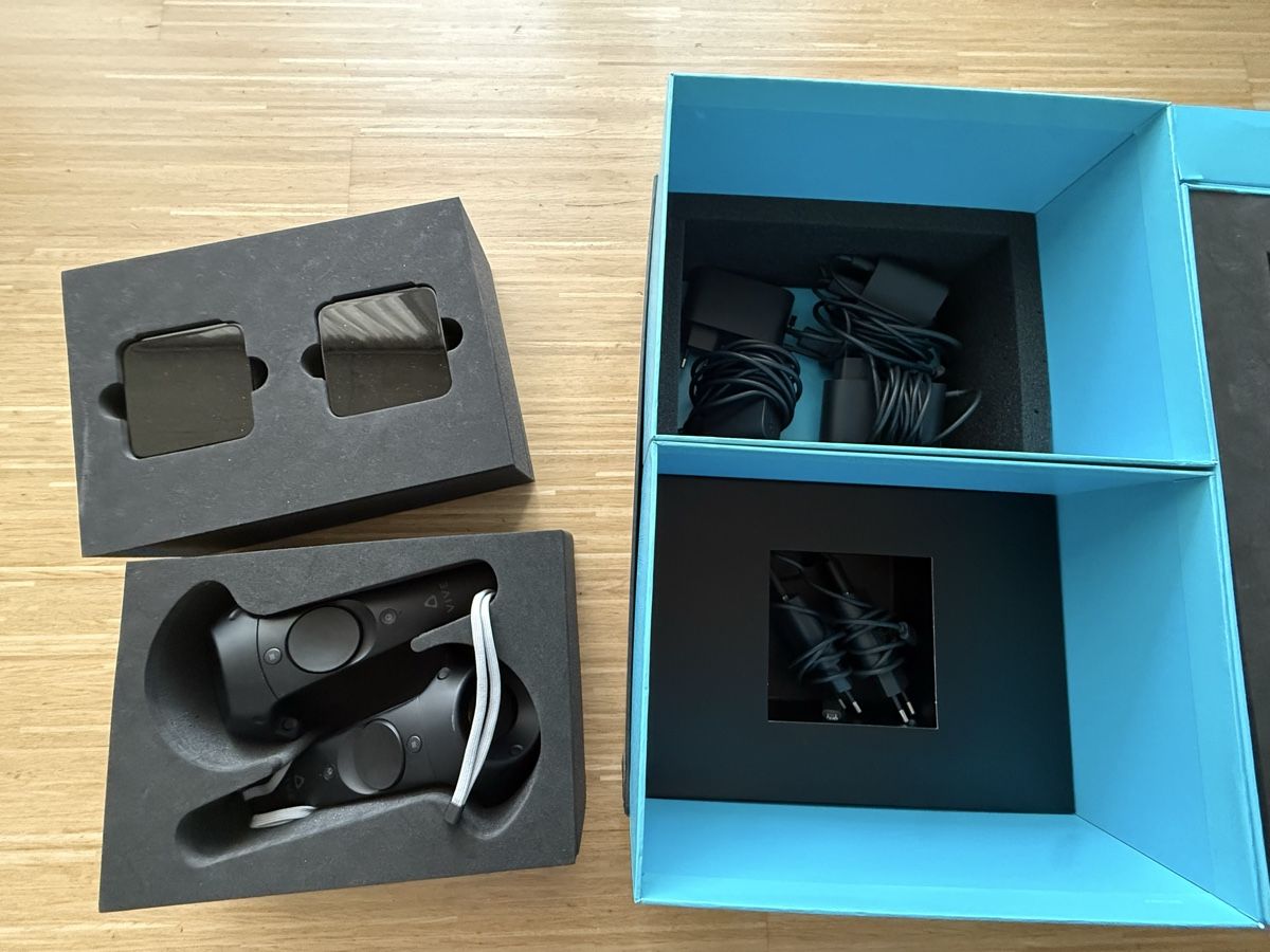 HTC Casco VR: HTC Vive VR-Brille mit base – Usato da Bülach venduto da muhameda 2