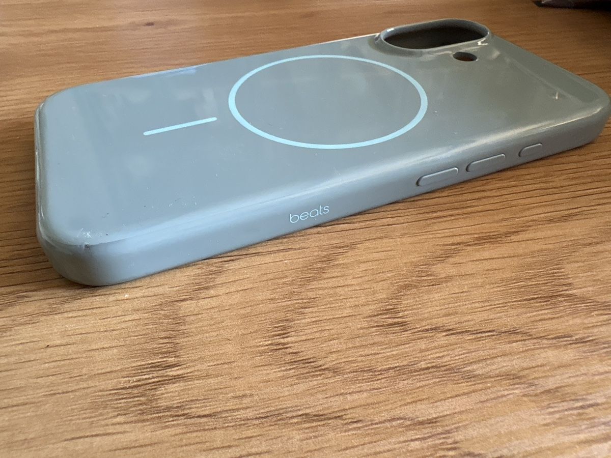 Cover & Protezioni schermo: Coque de téléphone Beats gris-turquoise pour IPhone 16 – Usato da Villars-sur-Glâne venduto da jon_9g2z 4