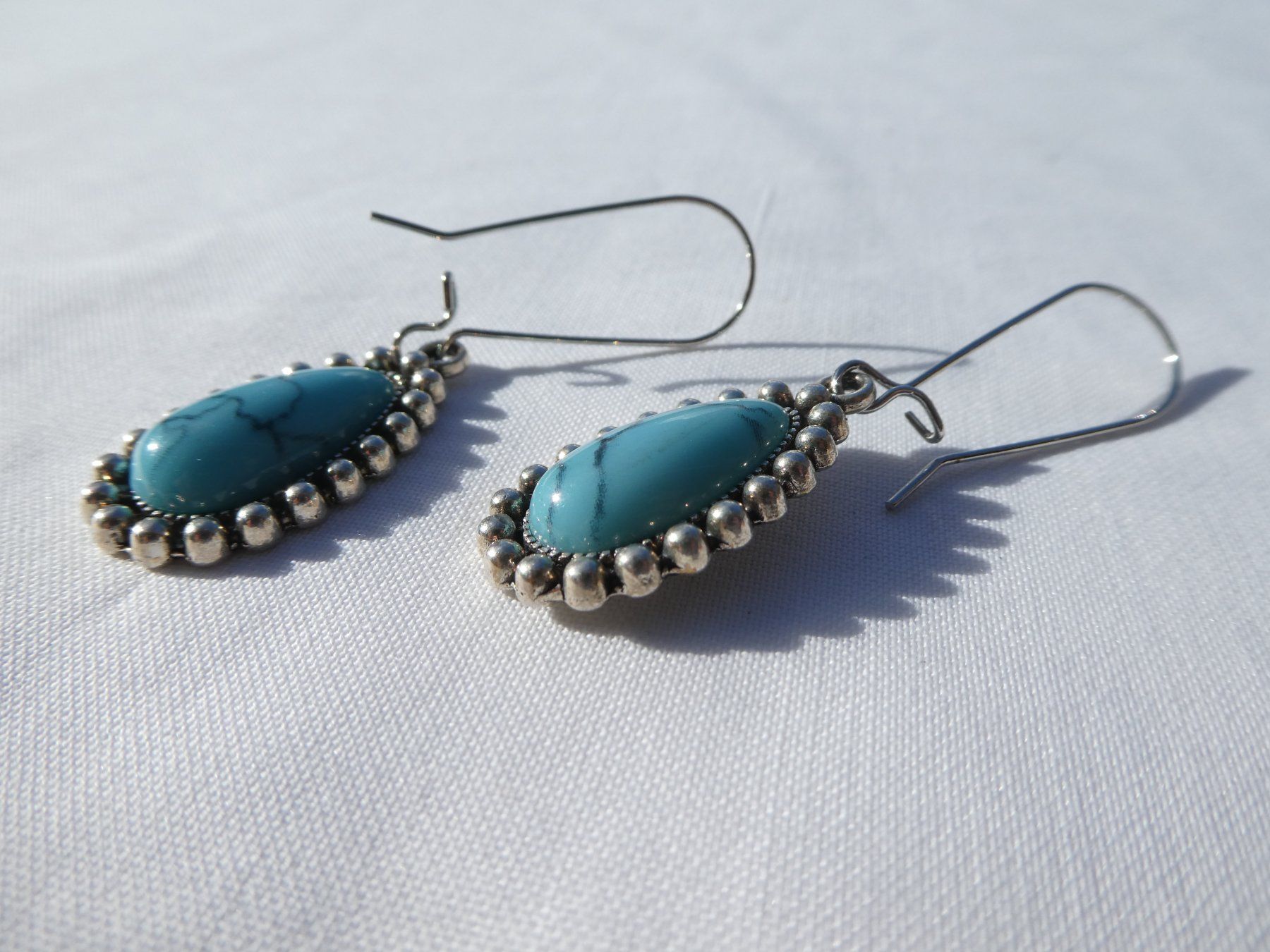 Orecchini pendenti & Orecchini a lobo: Ohrhänger mit blauem Stein, Modeschmuck; neuwertig – Nuovo (secondo la descrizione) da Gattikon venduto da kaandooh