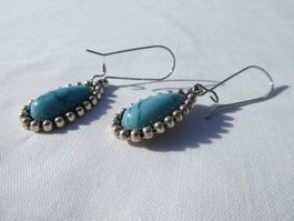 Ohrhänger mit blauem Stein, Modeschmuck; neuwertig