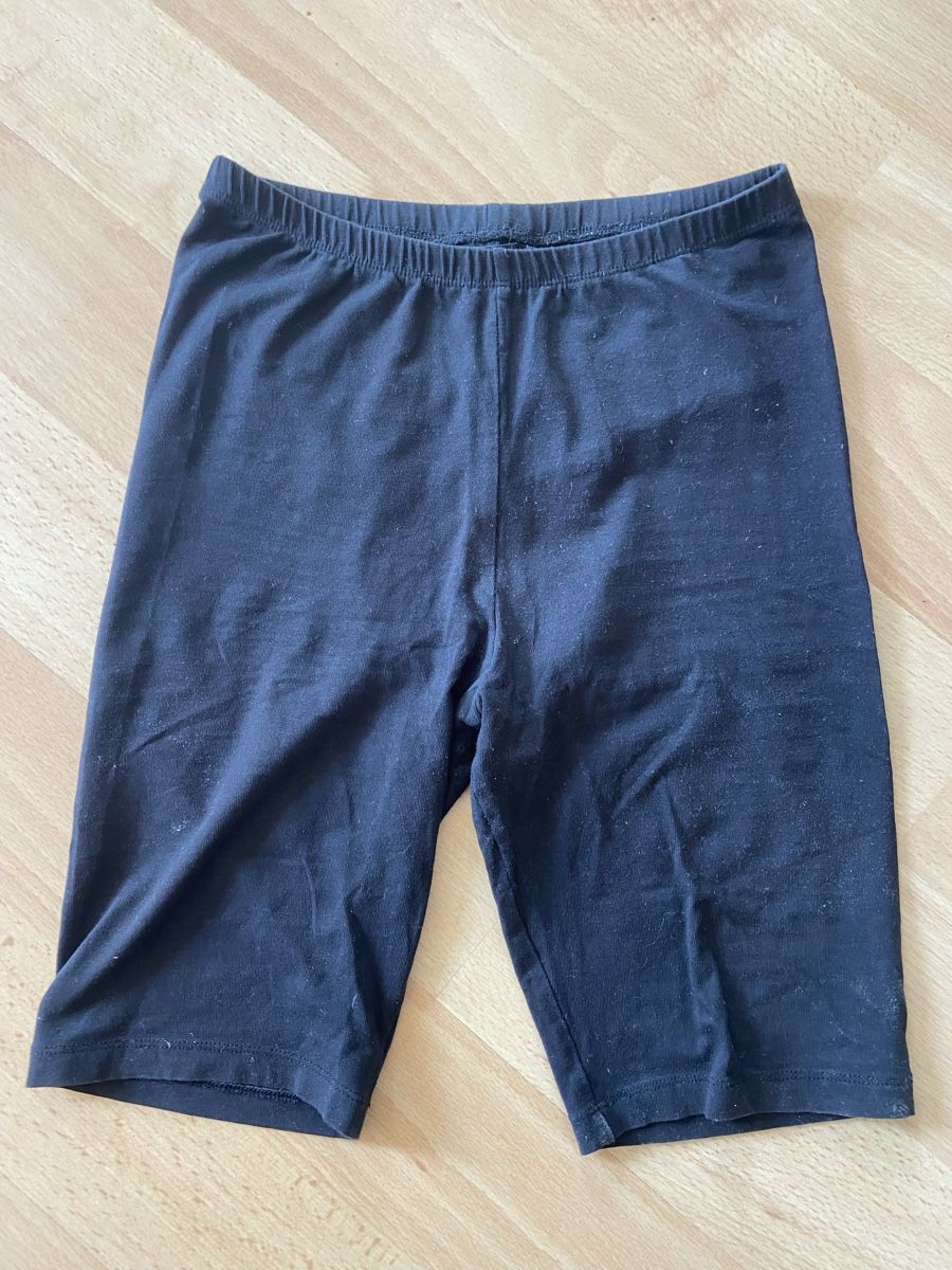 Only Leggings: Schwarze Radlerhosen Gr. S – Usato da Bern venduto da sam_vln5