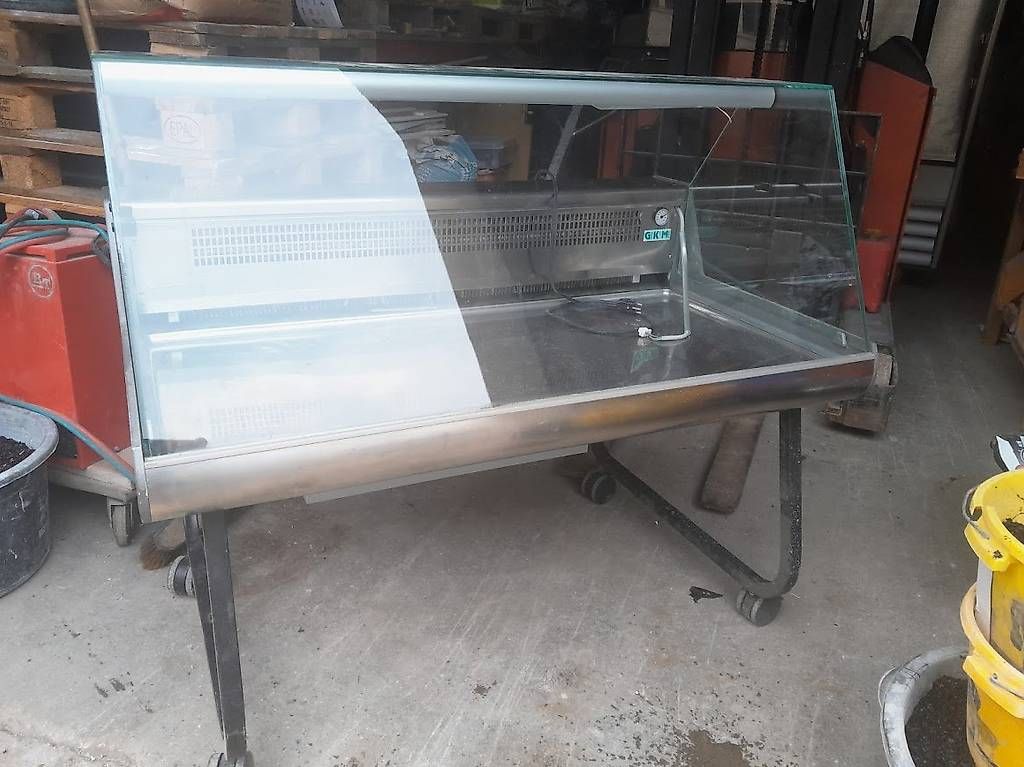 Réfrigérateurs: Vitrine réfrigérée – D'occasion à St Ursanne par herjy