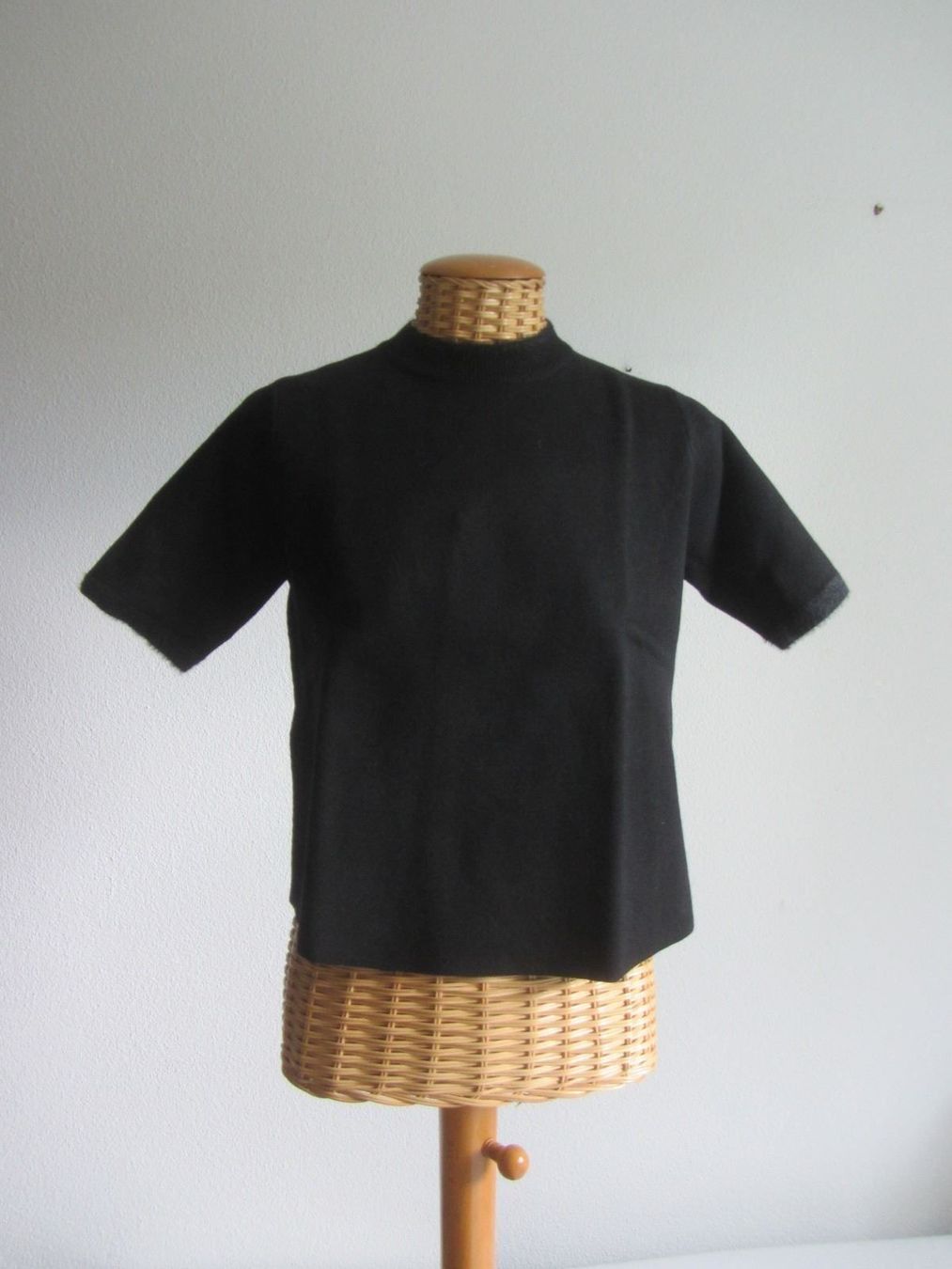 Zara T-shirt: ZARA - T-Shirt schwarz S – Usato da Zürich venduto da Diazaio