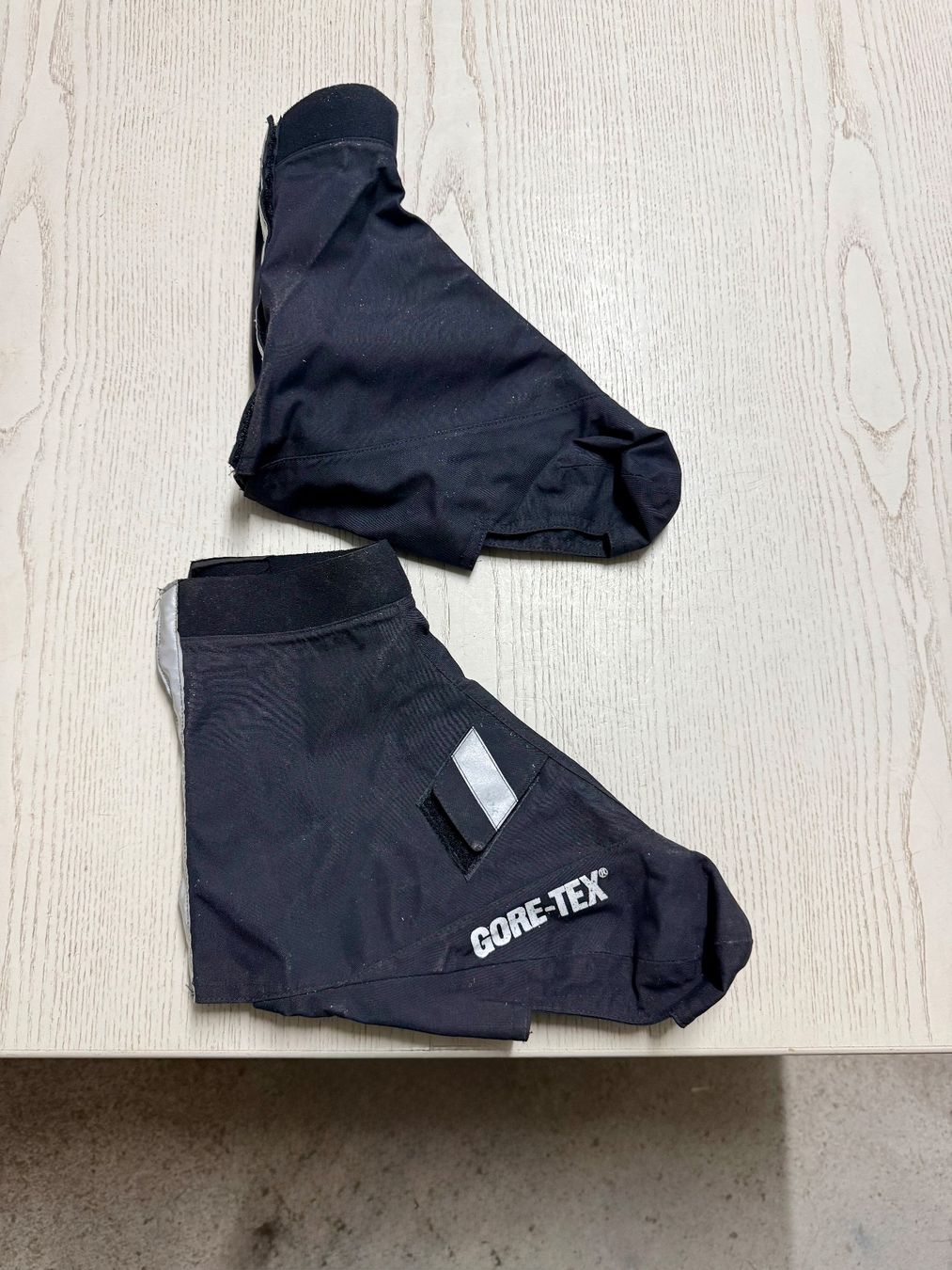 Scarpe da uomo: GORE-TEX Fahrrad Überschuhe – Usato da Lachen SZ venduto da BeldeuX 1