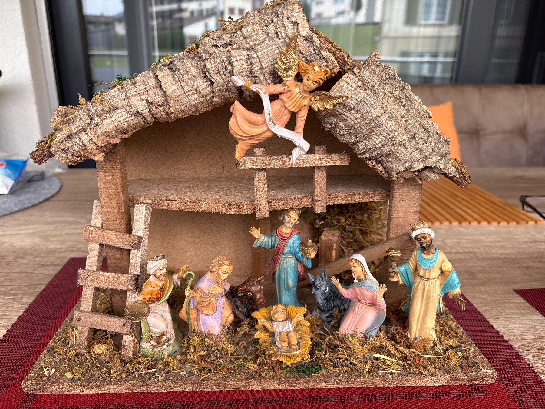 Toutes les décorations: Weihnachtskrippe mit Figuren – D'occasion à Schübelbach par S1CH