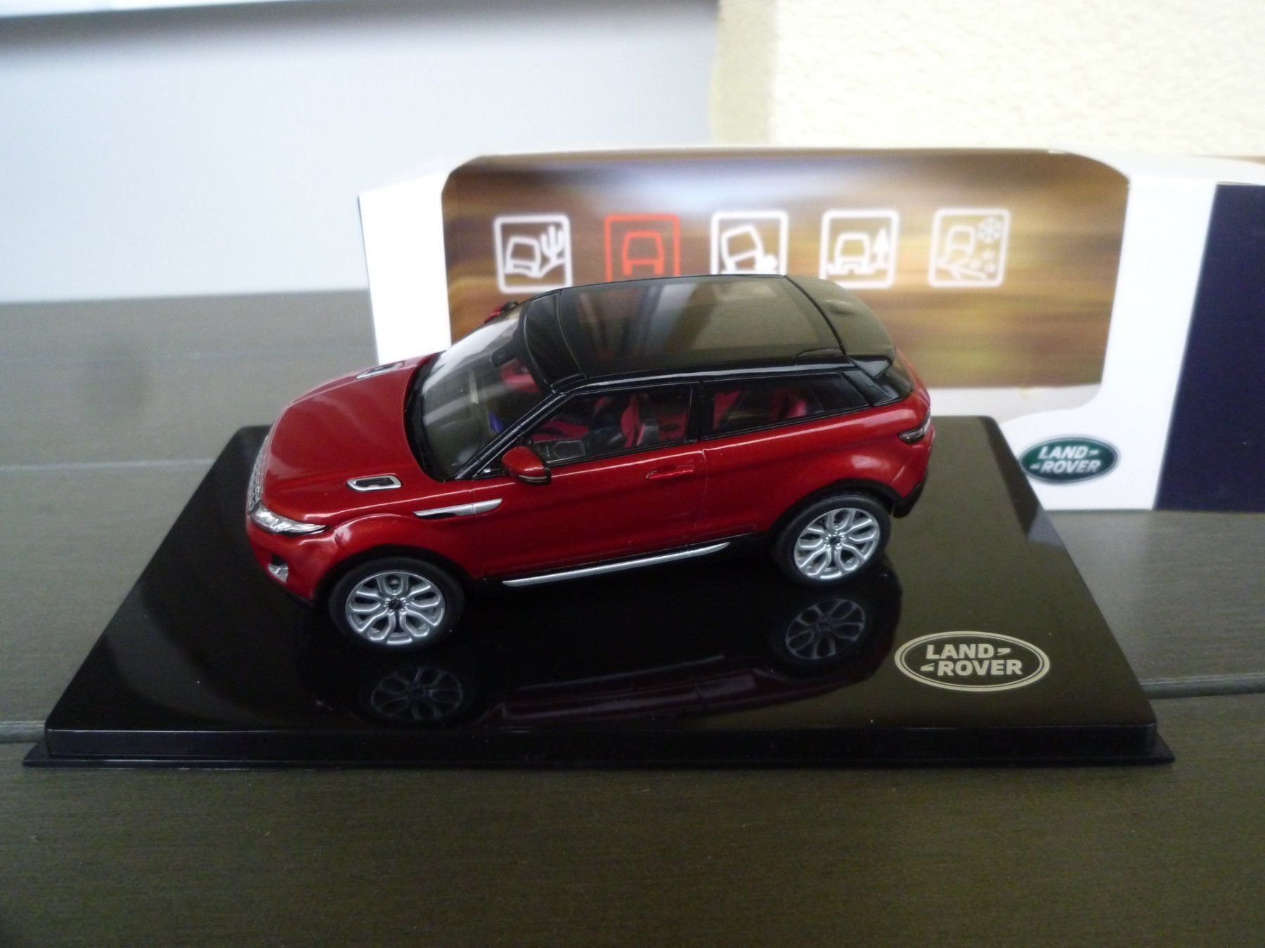 Land Rover Modellini d'auto: Range Rover Evoque – Nuovo e nell'imballaggio originale da Flawil venduto da Imperiosud 1
