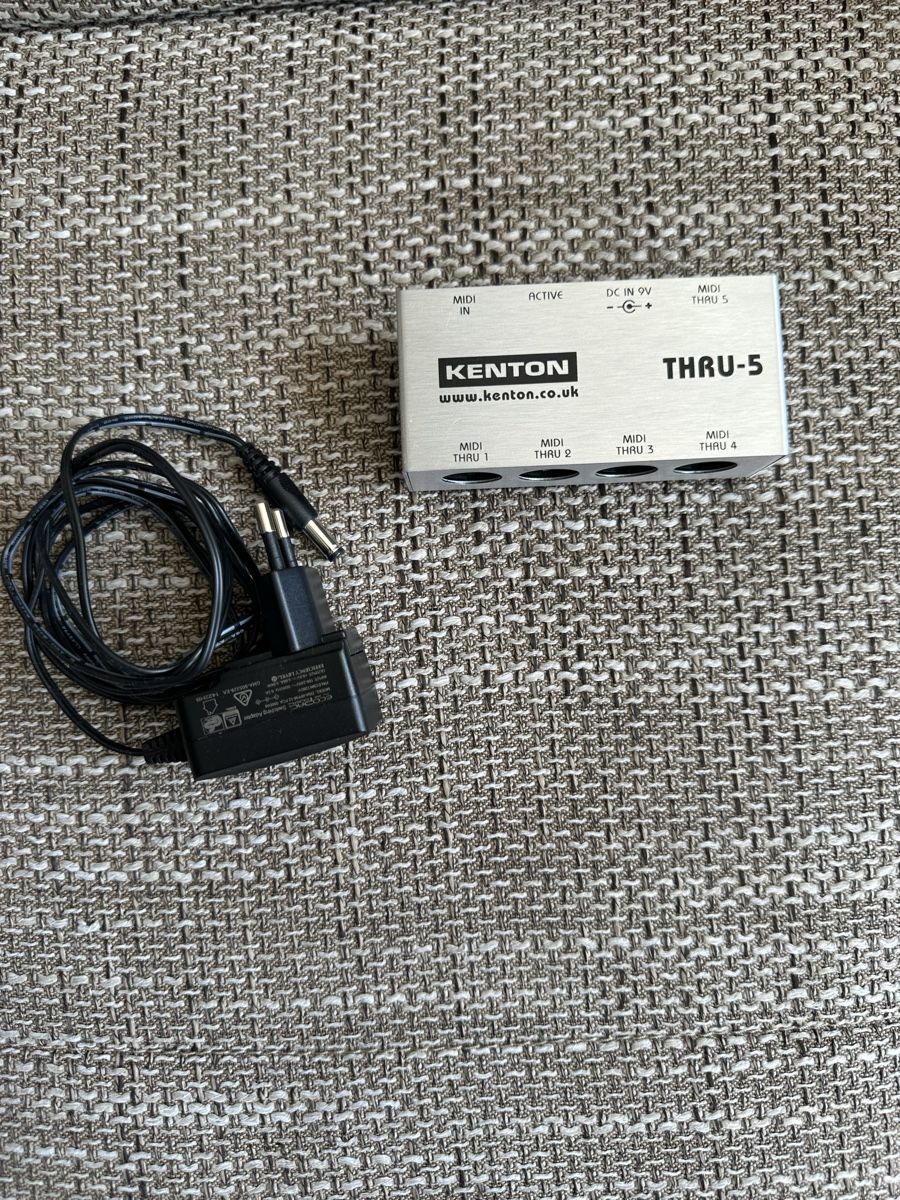 Strumenti musicali: Kenton MIDI Thru-5, Top Zustand – Usato da Schaffhausen venduto da man_n65x