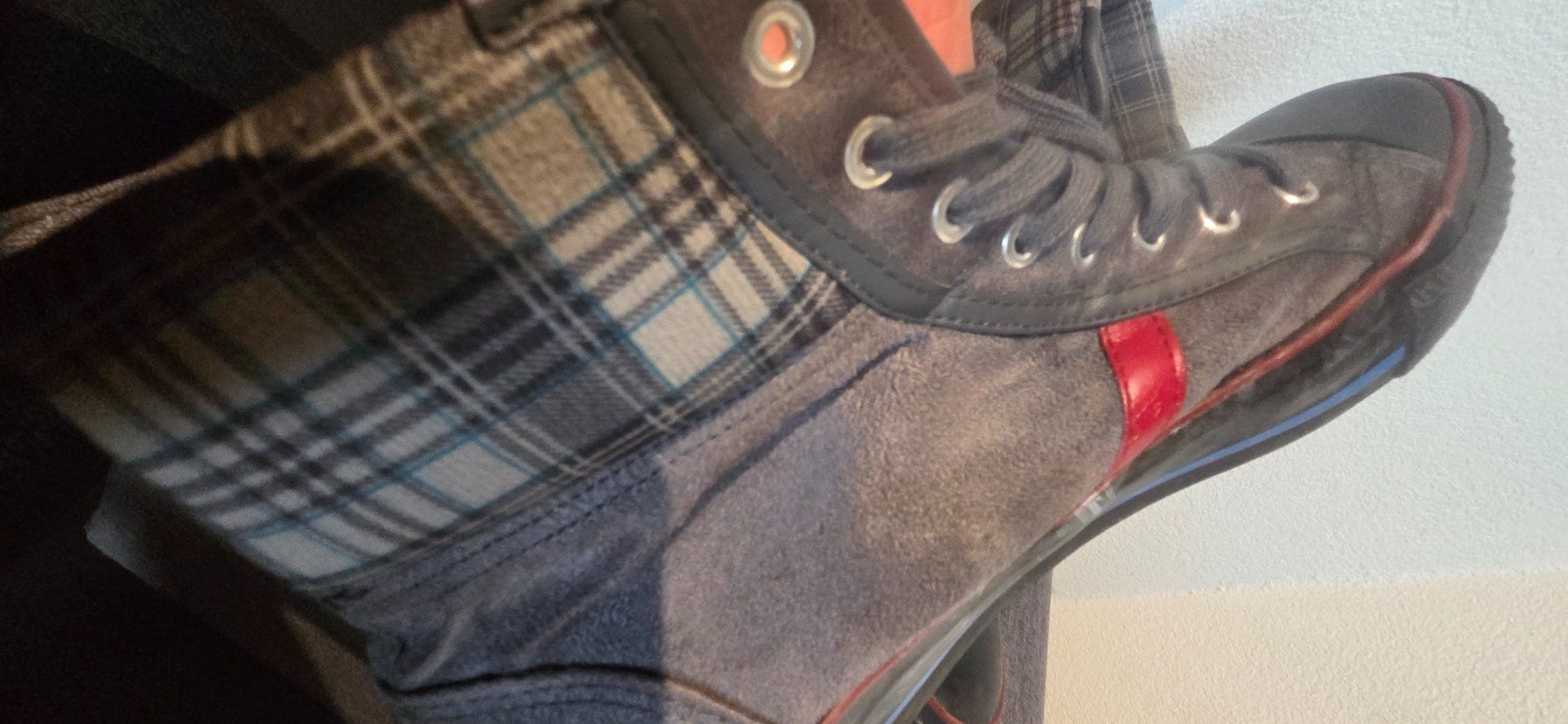 Scarpe da uomo: ZZZ:  Sneaker  Grösse 43 – Usato da Bremgarten b. Bern venduto da Marge7979 7