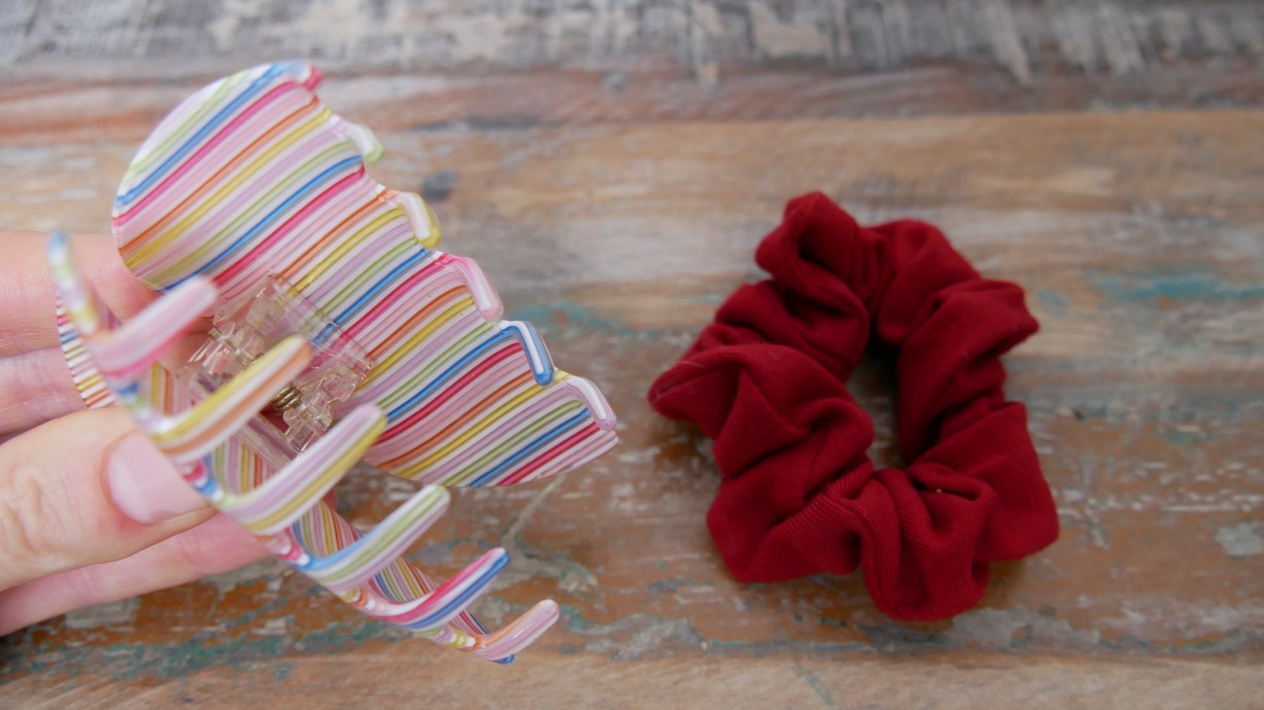 Accessori per capelli: Haarklammer Haargummi Scrunchie Regenbogen – Usato da Zürich venduto da julia_vina 1