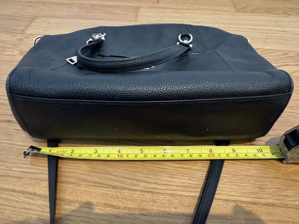 Coach Borse da donna: Coach Black Leather Handbag with Strap - Great Condition – Usato da Küsnacht ZH venduto da lia_lf7y 8