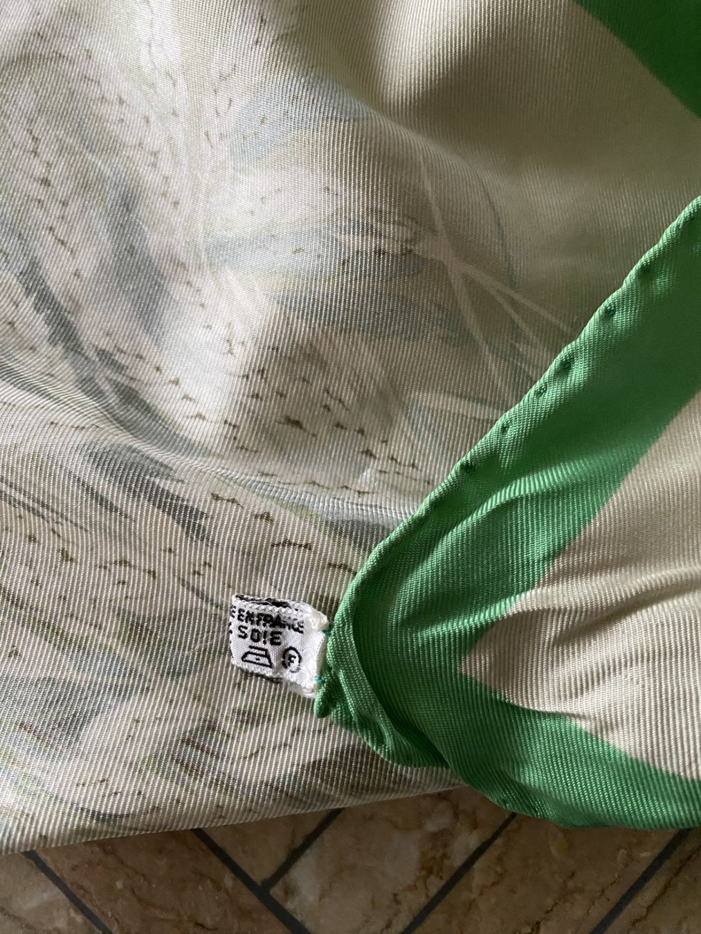 Hermès Foulard & Sciarpe: Hermès Carré – Usato da Dübendorf venduto da wal_bfr7 2